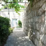 Apartment Ida 2 *