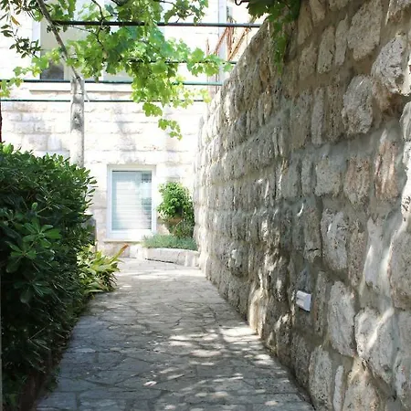 Appartement Ida 2 *